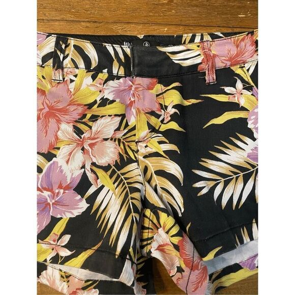 Volcom size 24 Women's Frochickie 3" Chino Shorts black floral - Picture 2 of 5